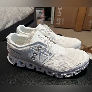 On Cloud 5- All white- mens Size 8 running sneakers